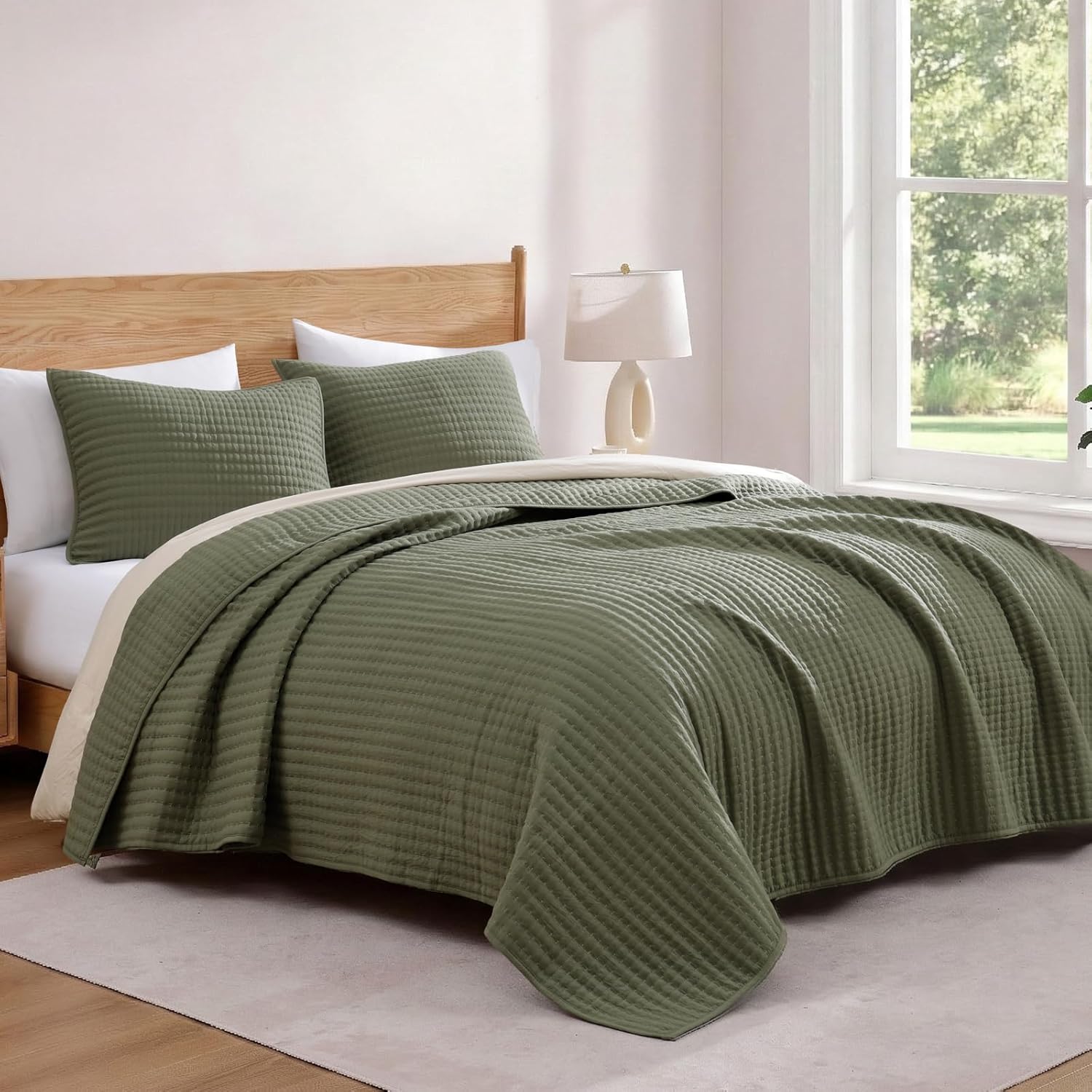 WRENSONGE Queen Quilt-3 Pieces Lightweight Bedspreads Olive Green Queen Size Quilt Bedding Set for All Seasons, Soft Summer Coverlet with 2 Pillow Shams Suitable for Bed & Couch