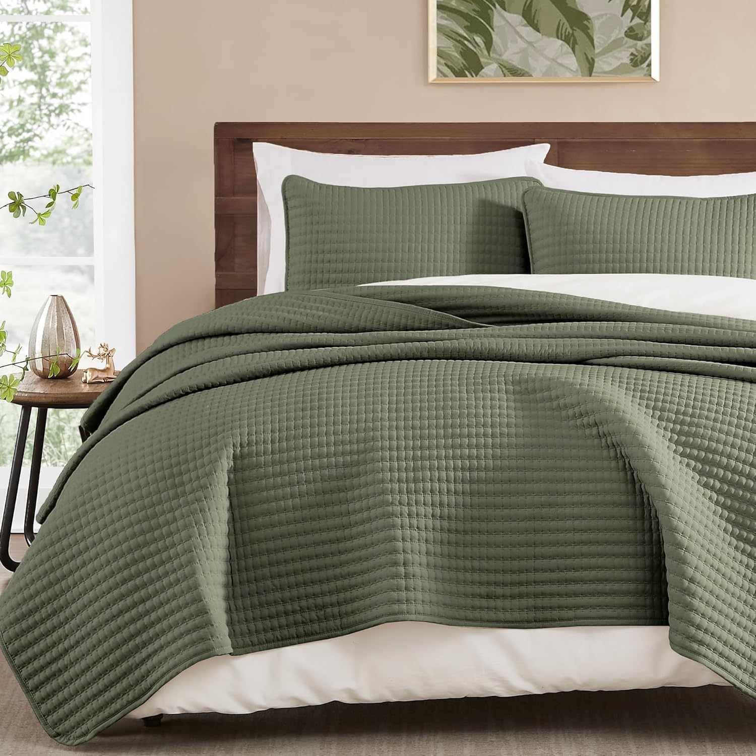 WRENSONGE Queen Quilt-3 Pieces Lightweight Bedspreads Olive Green Queen Size Quilt Bedding Set for All Seasons, Soft Summer Coverlet with 2 Pillow Shams Suitable for Bed & Couch